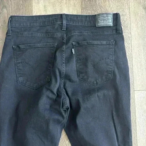 Levi’s Jeans.  Black.  Women’s size 32. High rise bootcut style. - Picture 6 of 7